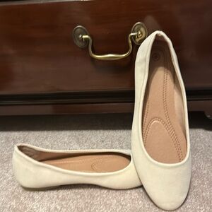 Light pink size 10 flats